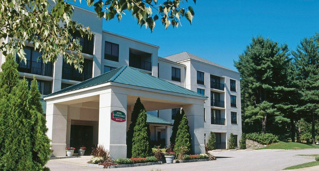 Courtyard By Marriott Portsmouth Hotel Екстериор снимка